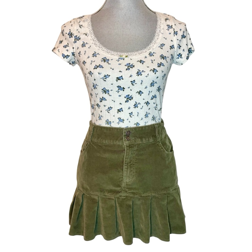 Hollister Olive Green Corduroy Ruffle High-Rise Mini Skirt-Size Small - Picture 2 of 9
